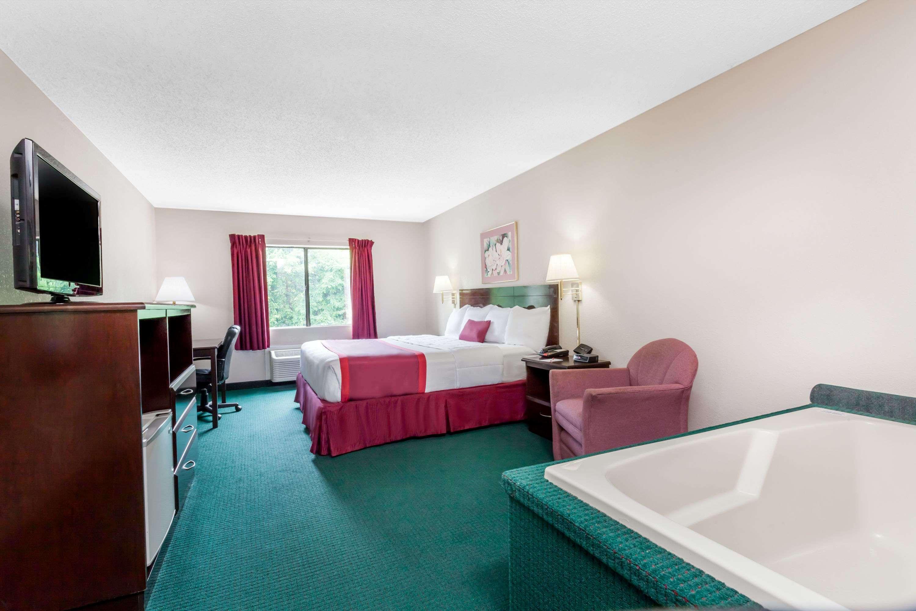 Ramada By Wyndham Tell 3*