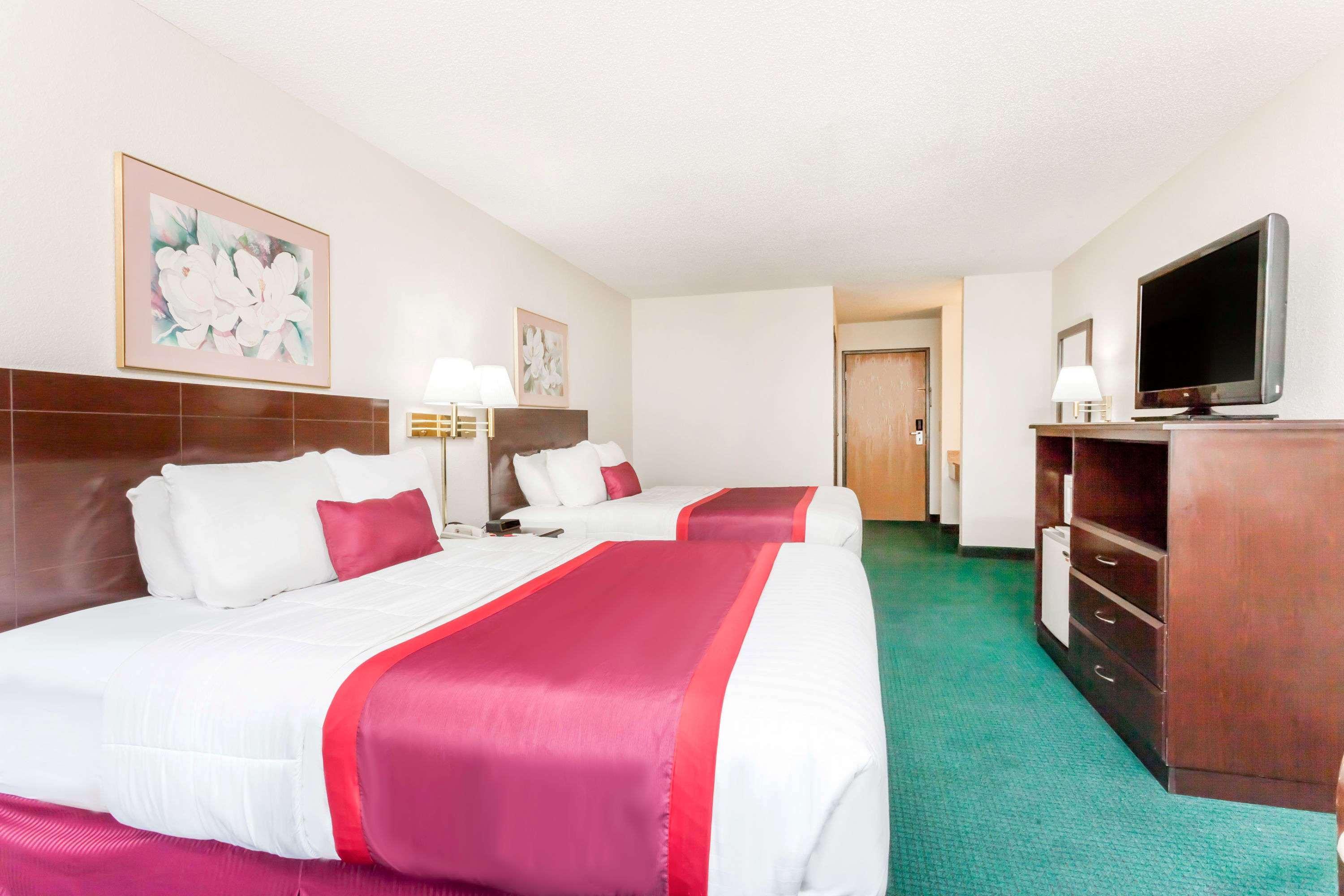 Hotel Ramada By Wyndham Tell Tell City