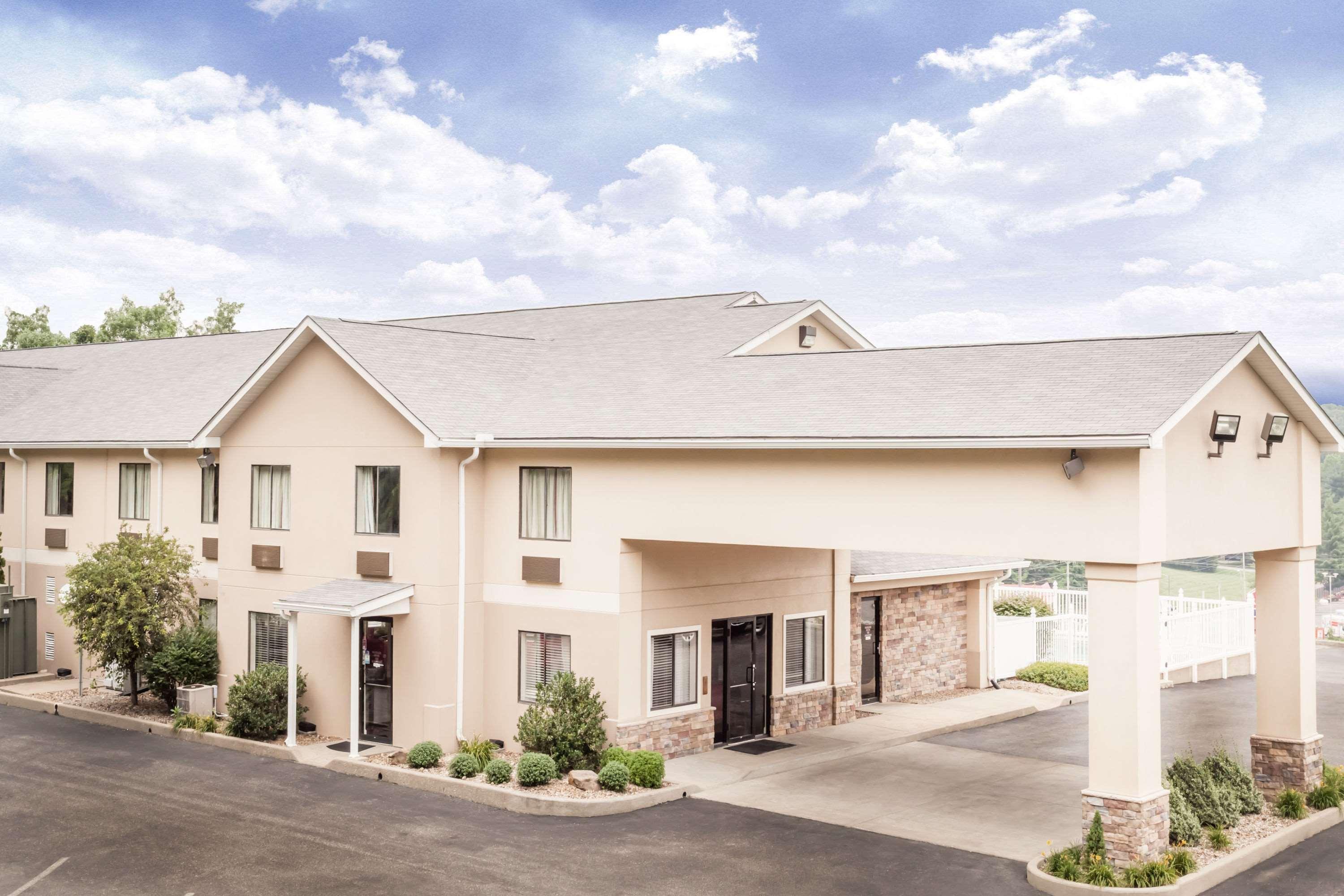 Ramada By Wyndham Tell Hotel 3*