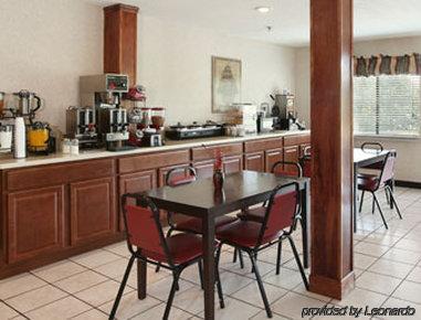 Ramada By Wyndham Tell